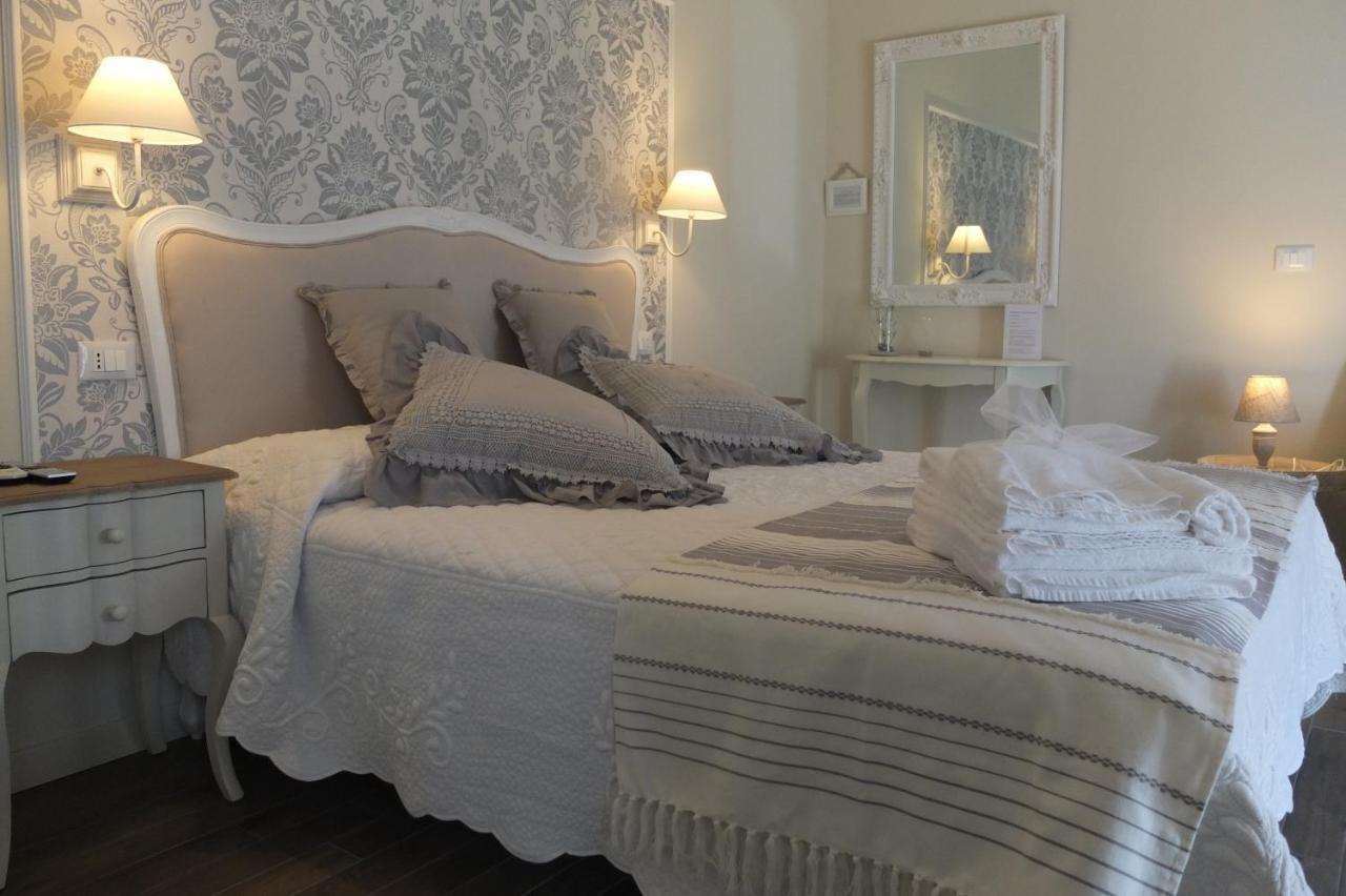 Romantic Home Сірміоне Екстер'єр фото